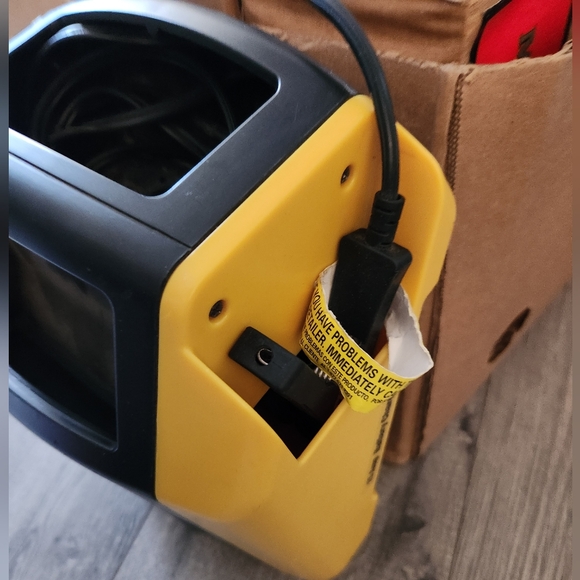 Stanley Battery Charger - Picture 4 of 5